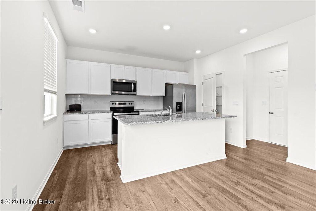 Photo of 116 Calumet Loop, Elizabethtown, KY 42701 (MLS # 1707926)