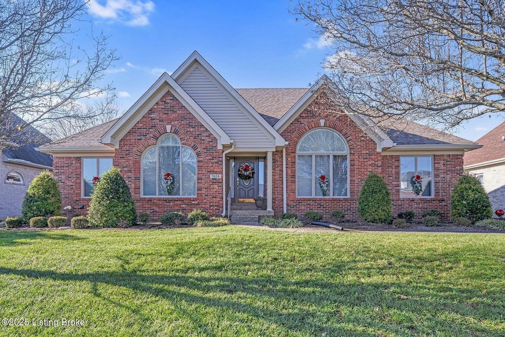 Photo of 7608 Kendrick Crossing Ln, Louisville, KY 40291 (MLS # 1705068)