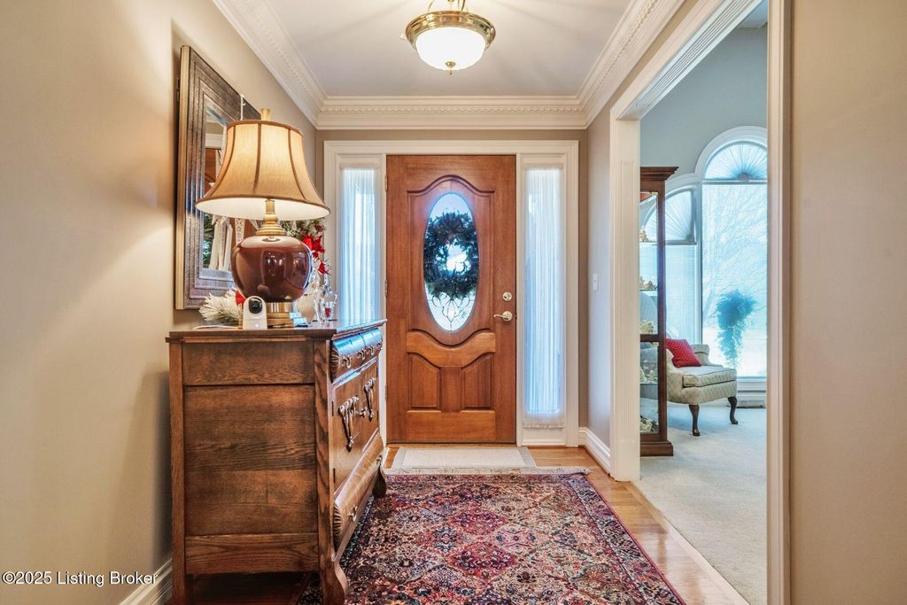 Photo of 7608 Kendrick Crossing Ln, Louisville, KY 40291 (MLS # 1705068)