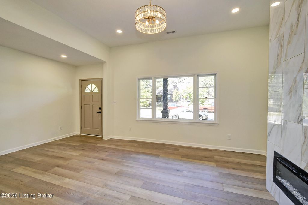 Photo of 955 S 7th St, Louisville, KY 40203 (MLS # 1707683)