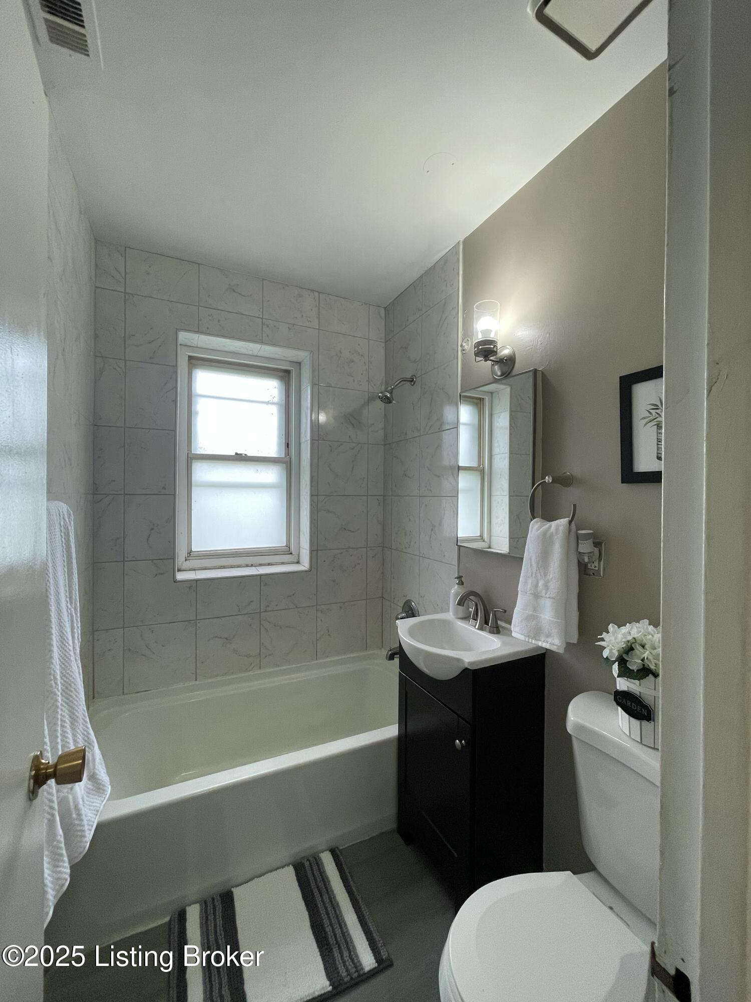 1802 La Salle Pl, Louisville, Pennsylvania image 16