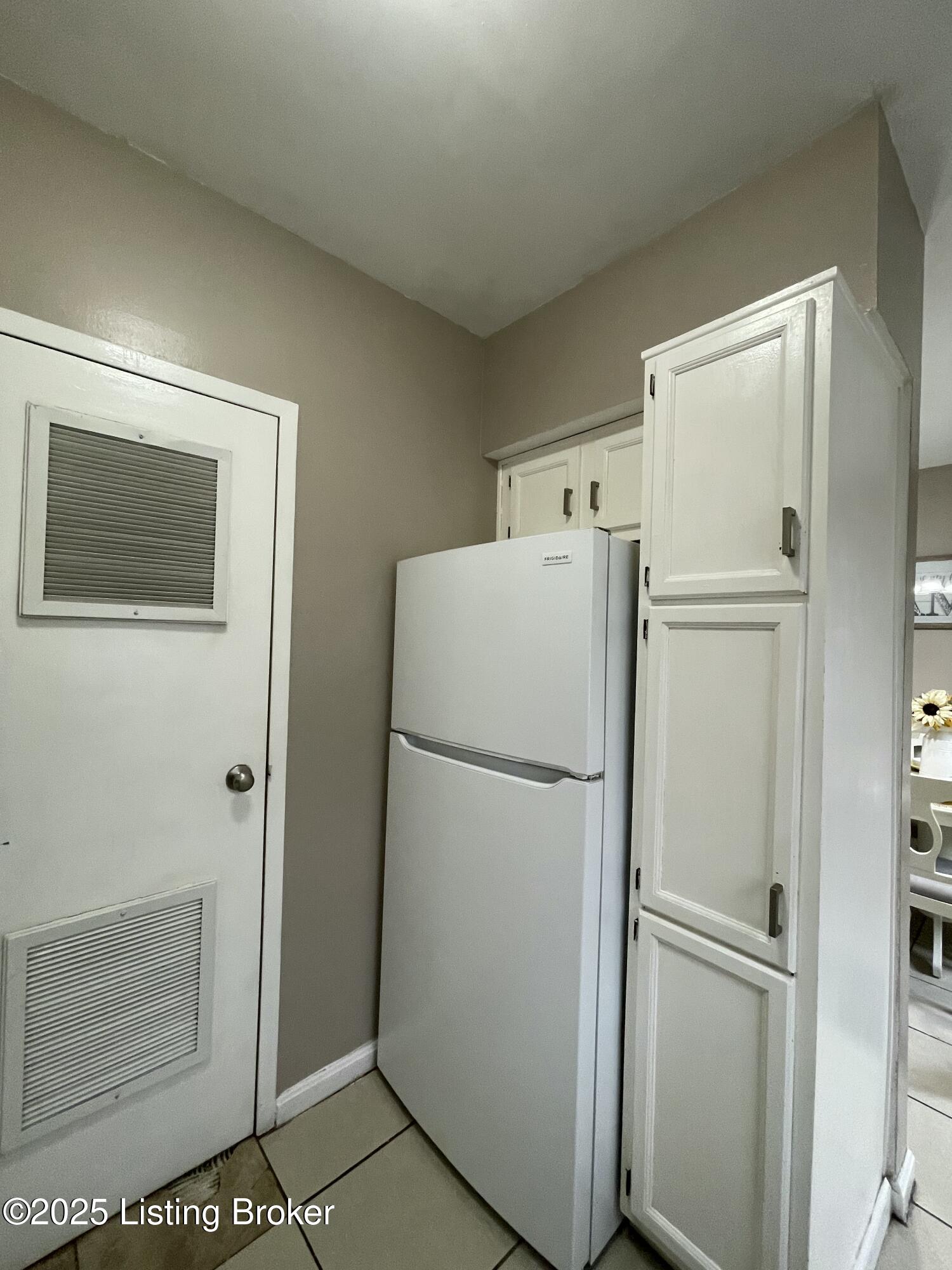 1802 La Salle Pl, Louisville, Pennsylvania image 8