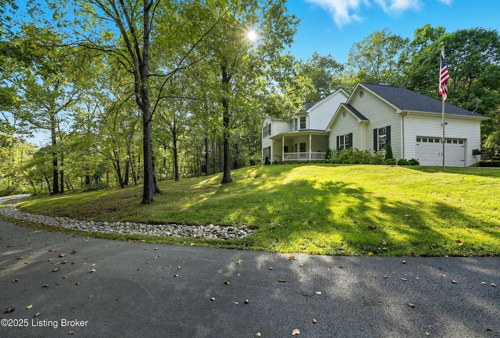 Photo of 1405 Rebel Ridge Rd, La Grange, KY 40031 (MLS # 1697944)