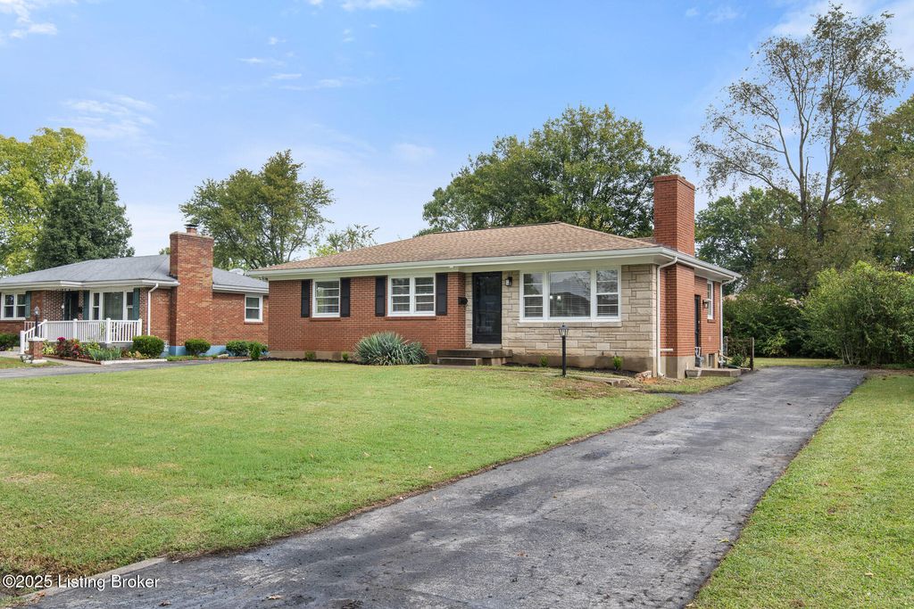 Photo of 3717 Youngwood Rd, Louisville, KY 40218 (MLS # 1701549)