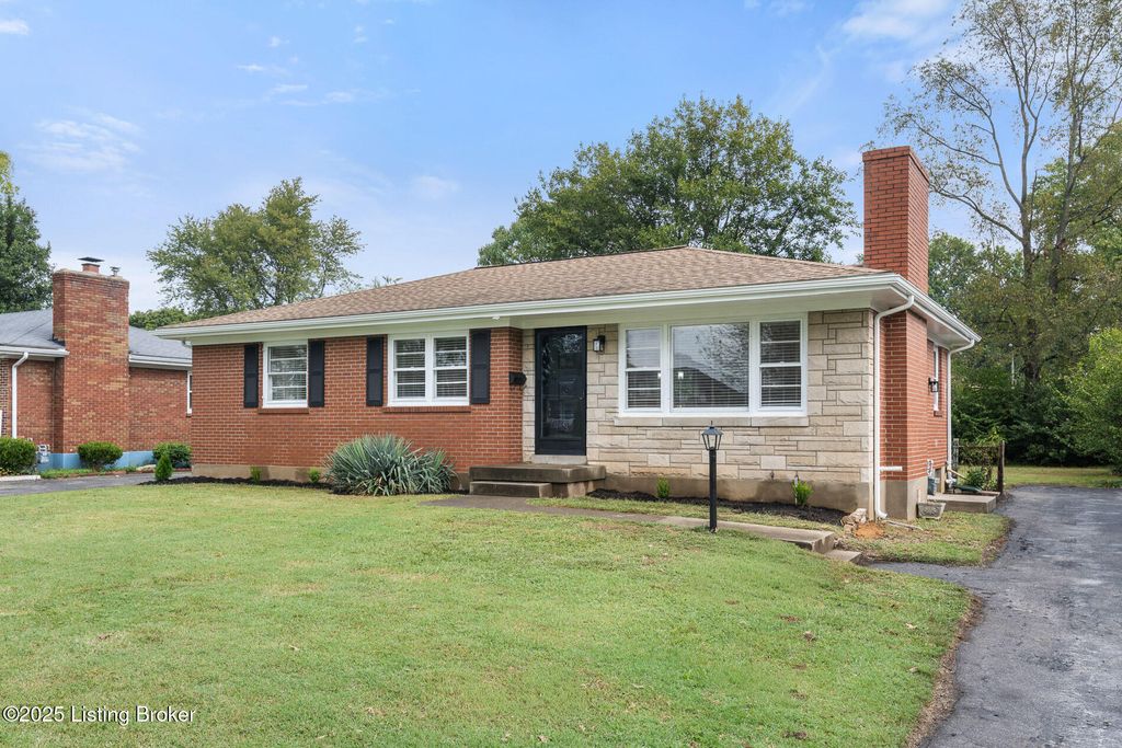 Photo of 3717 Youngwood Rd, Louisville, KY 40218 (MLS # 1701549)