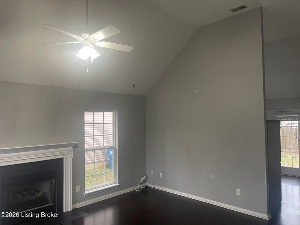 Photo of 6813 Woodhaven Pl Dr, Louisville, KY 40228 (MLS # 1710298)