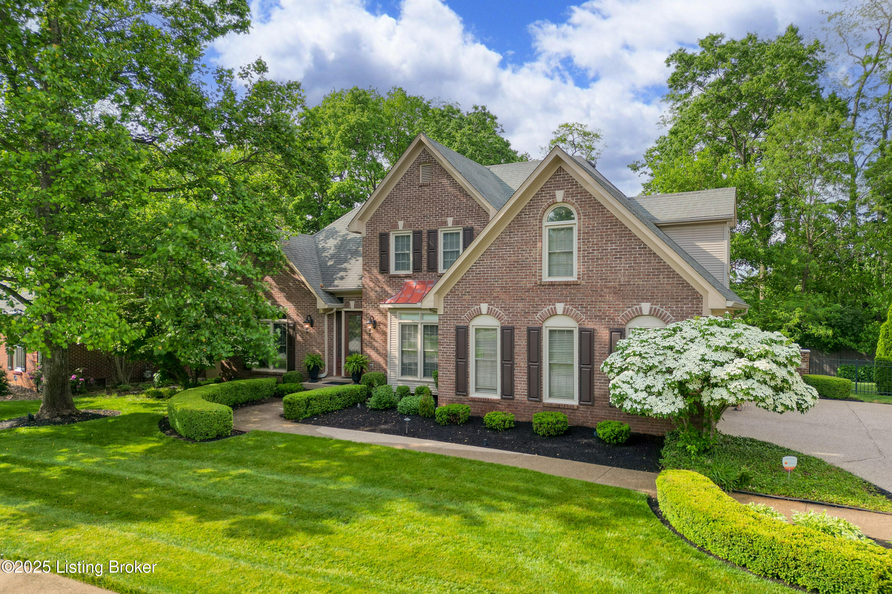10924 Old Harrods Woods Cir, Louisville, Kentucky image 1