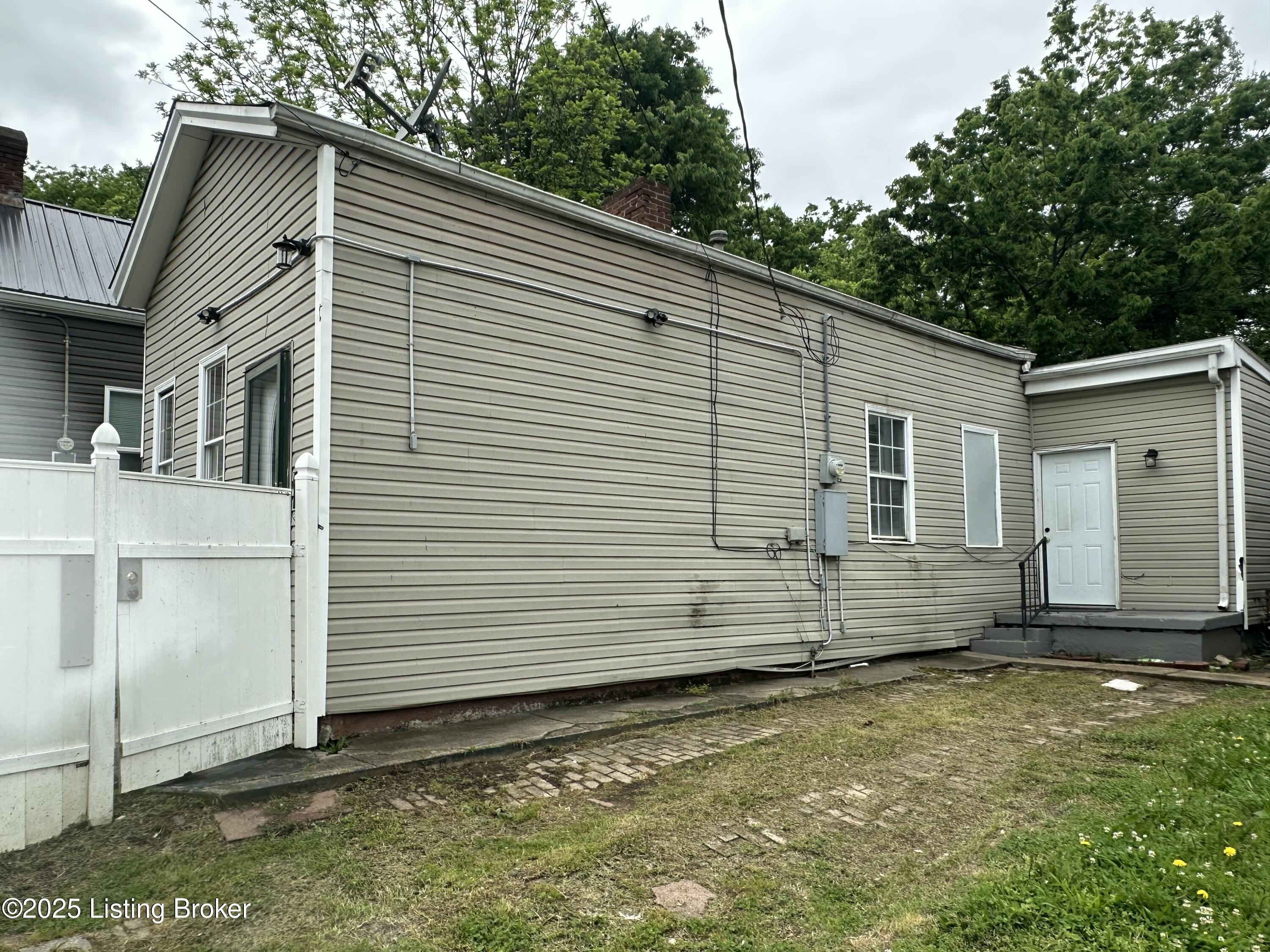 1105 E Oak St, Louisville, Kentucky image 3