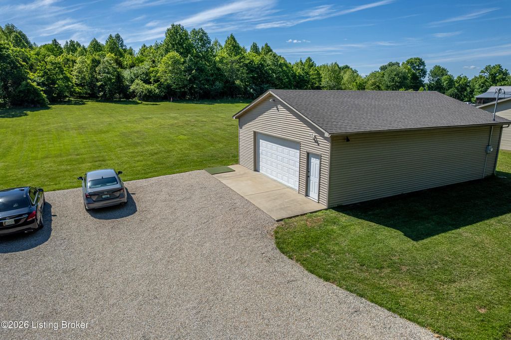 Photo of 485 Bentwood Ln, Falls Of Rough, KY 40119 (MLS # 1716359)