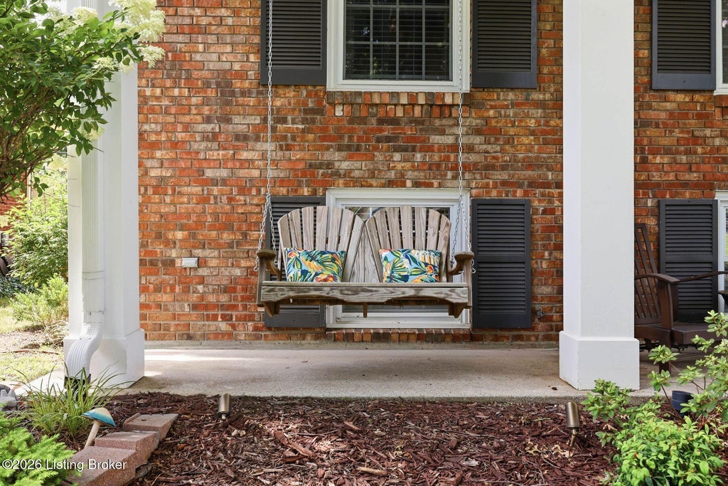 Photo of 2410 Mahan Dr, Louisville, KY 40299 (MLS # 1722287)
