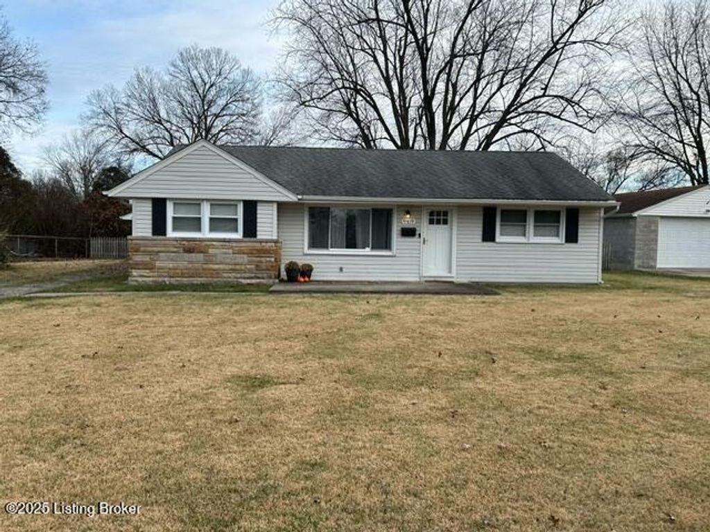 Photo of 9419 Cornflower Rd, Louisville, KY 40272 (MLS # 1704439)