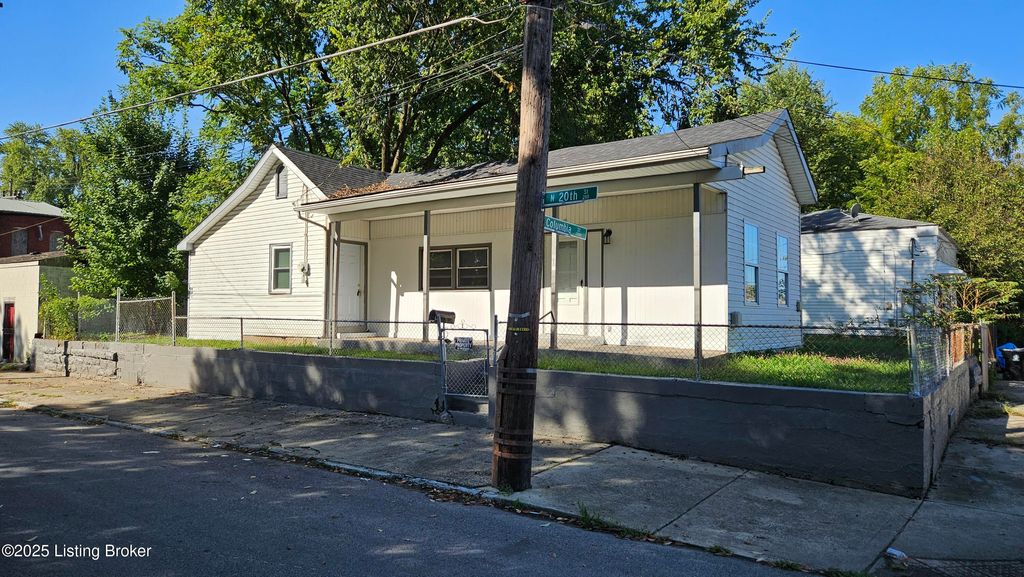 Photo of 212 N 20th St, Louisville, KY 40203 (MLS # 1701204)