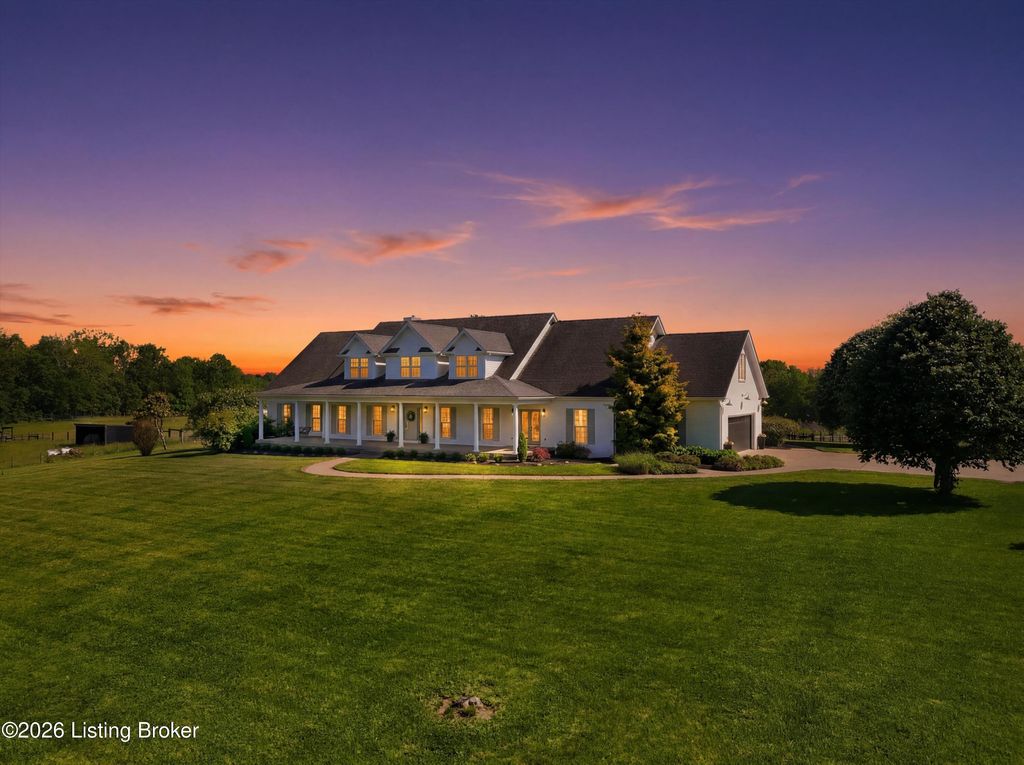 Photo of 517 Aiken Rd, Shelbyville, KY 40065 (MLS # 1717633)