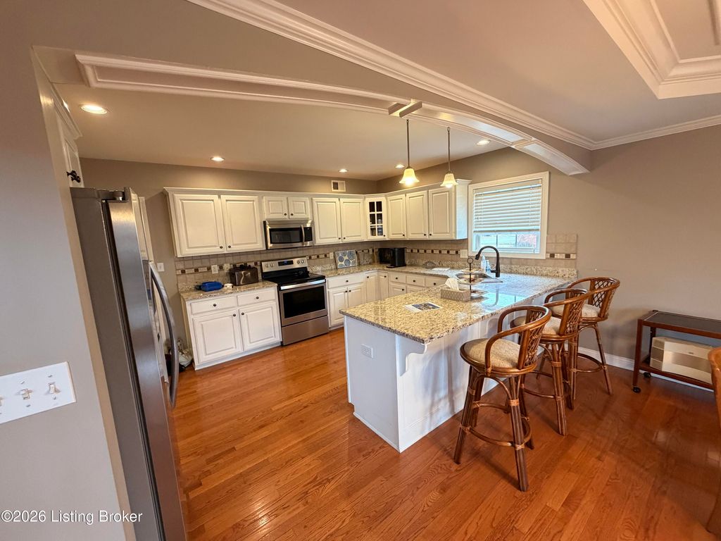 Photo of 615 Ashbourne Dr, Shelbyville, KY 40065 (MLS # 1710303)