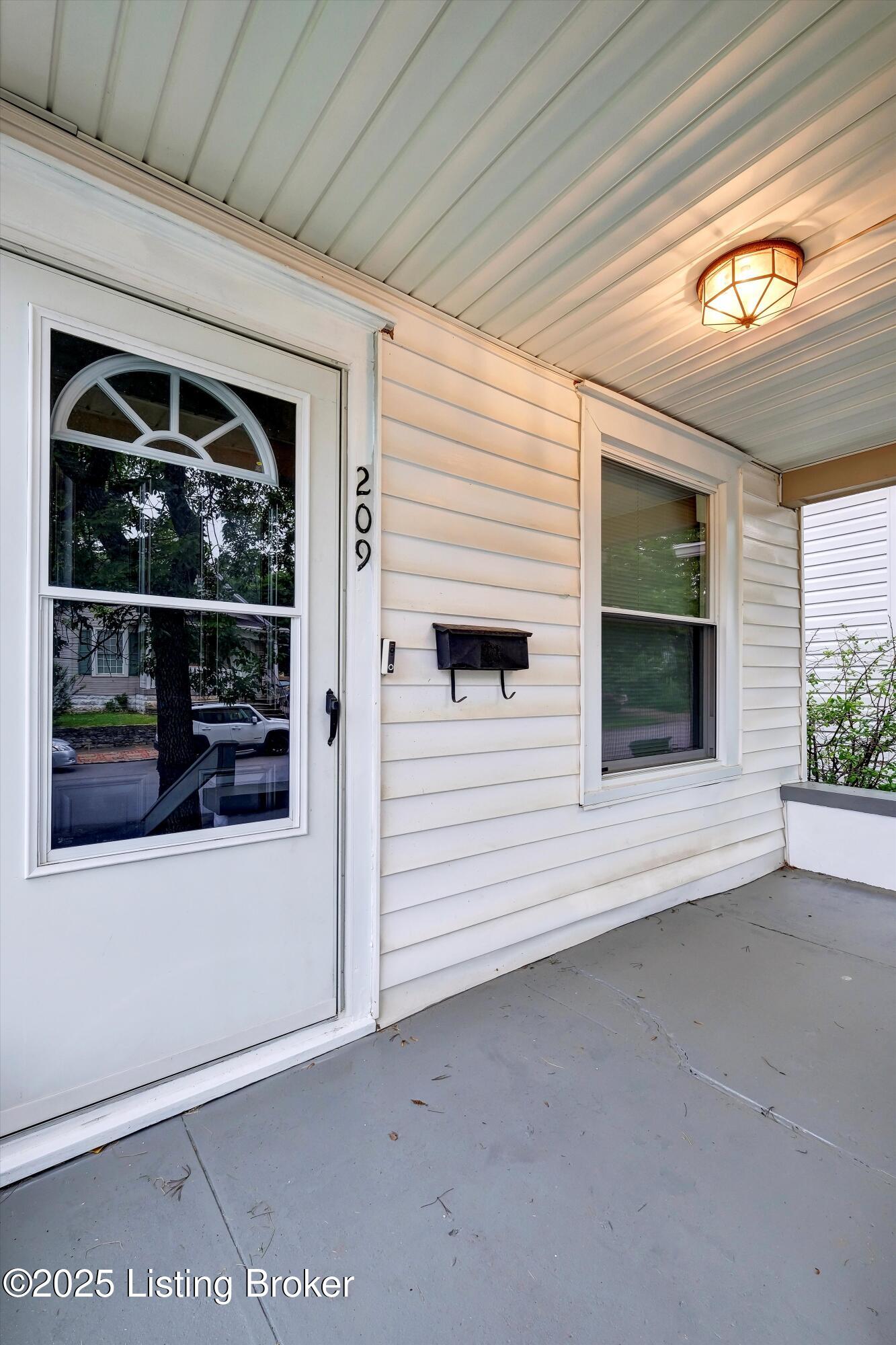 209 W Kenton St, Louisville, Kentucky image 3