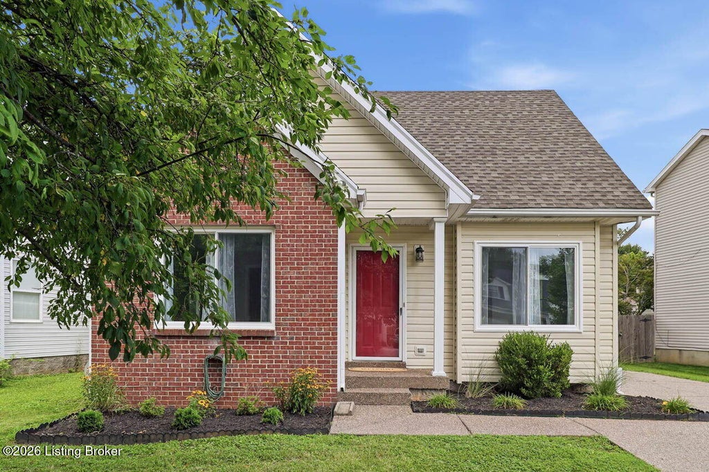 Photo of 12011 Bay Run Dr, Louisville, KY 40245 (MLS # 1731163)