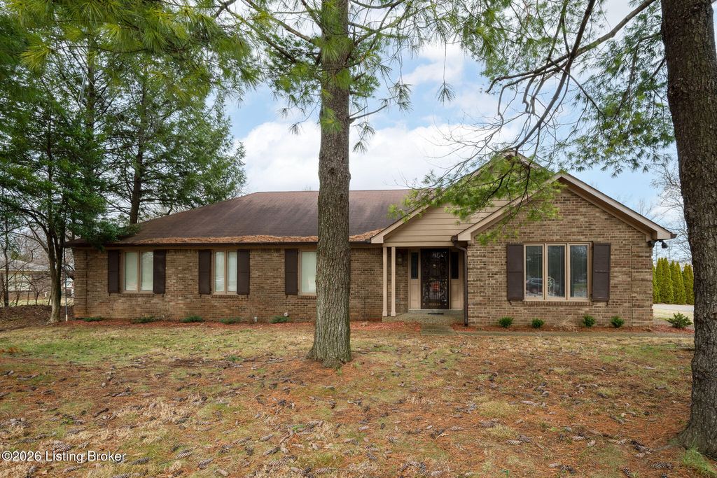 Photo of 1800 Rudy Ln, Louisville, KY 40207 (MLS # 1709178)