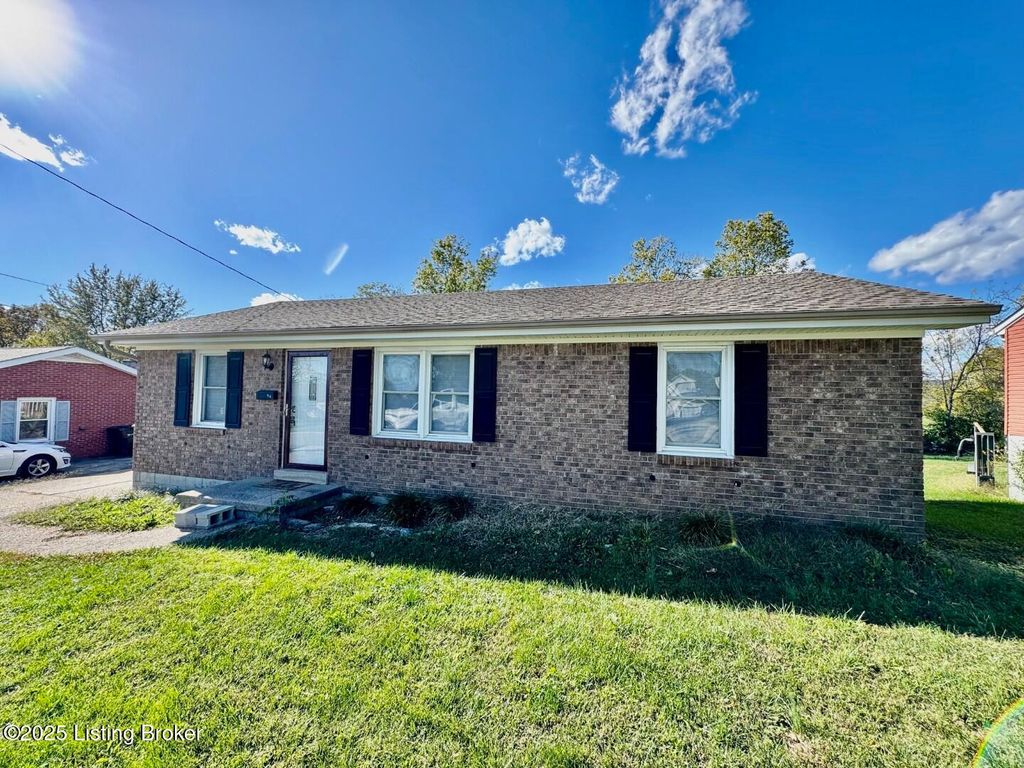 Photo of 210 Rizer Ave, Springfield, KY 40069 (MLS # 1713679)