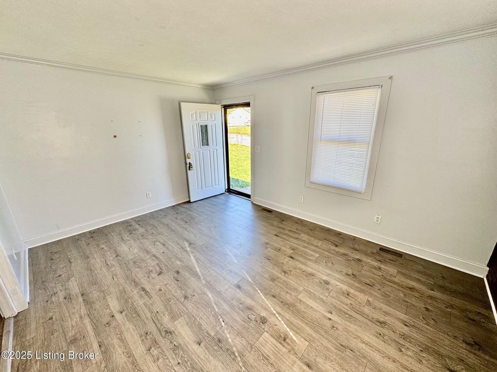 Photo of 210 Rizer Ave, Springfield, KY 40069 (MLS # 1713679)