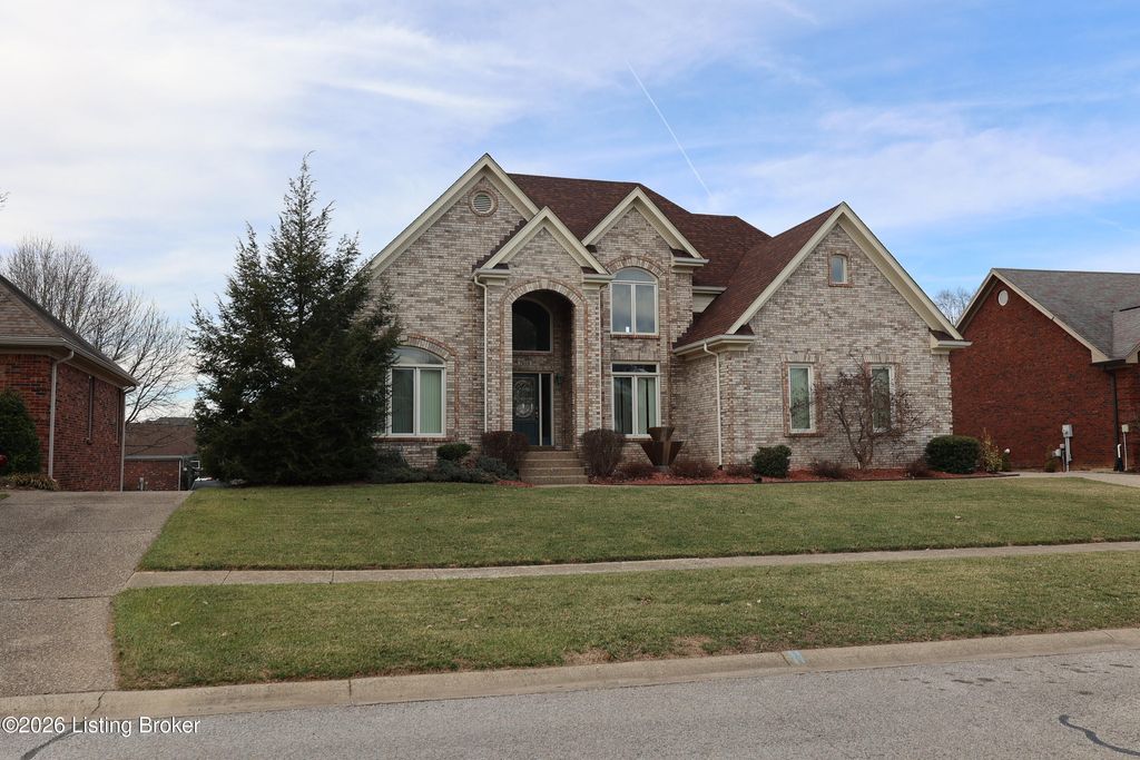 Photo of 7606 Kendrick Crossing Ln, Louisville, KY 40291 (MLS # 1707252)