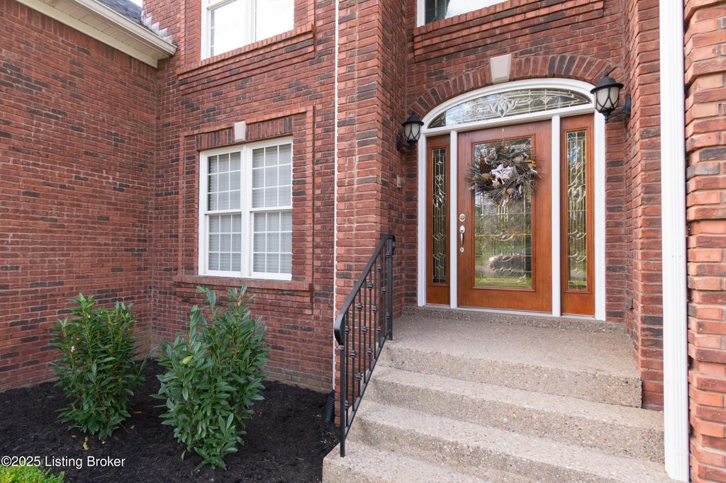 Photo of 7000 Walton Way, Crestwood, KY 40014 (MLS # 1700247)