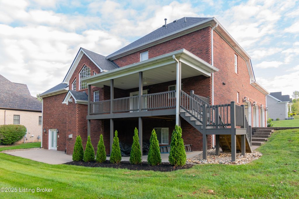 Photo of 7000 Walton Way, Crestwood, KY 40014 (MLS # 1700247)