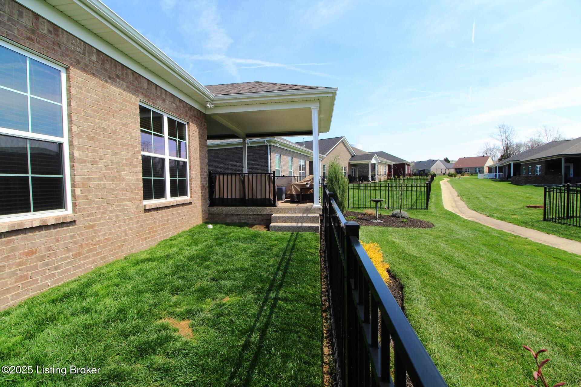 8839 Sanctuary Ln, Louisville, Kentucky image 34