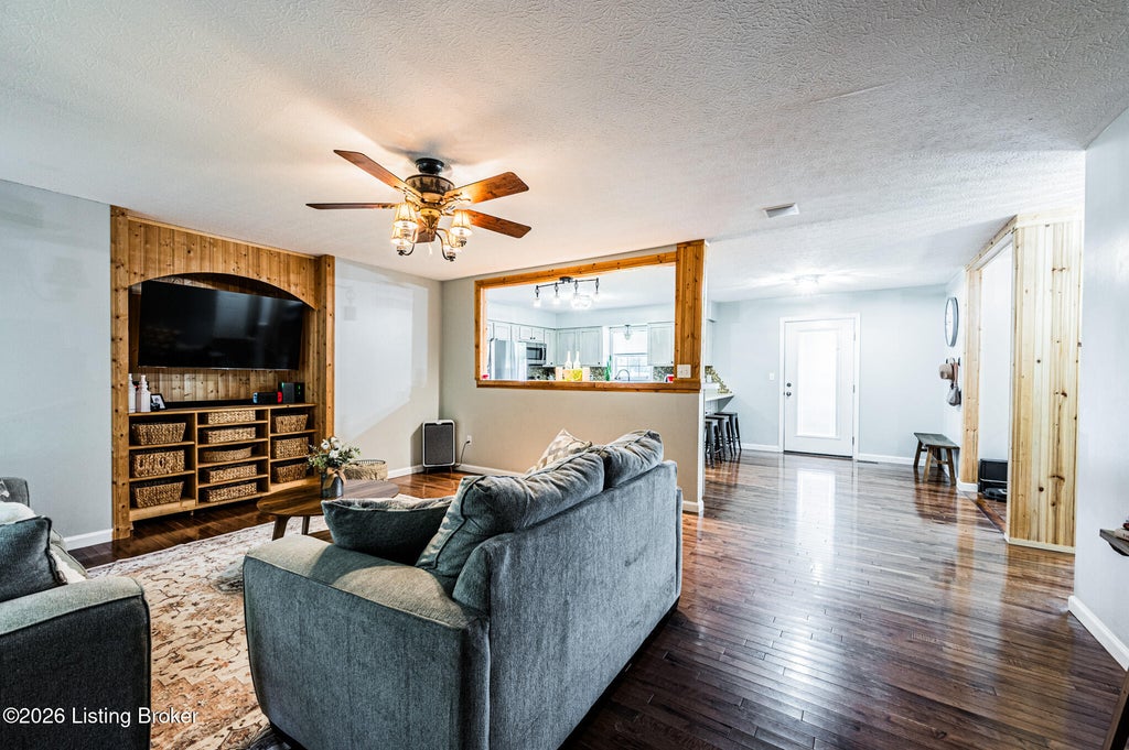 Photo of 1896 Little Beaver Creek Rd, Bowling Green, KY 42101 (MLS # 1719823)