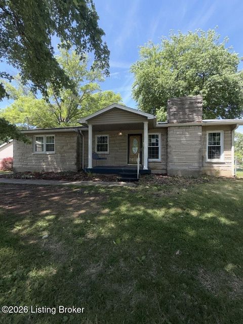 Photo of 5605 Mockernut Ln, Louisville, KY 40258 (MLS # 1717442)
