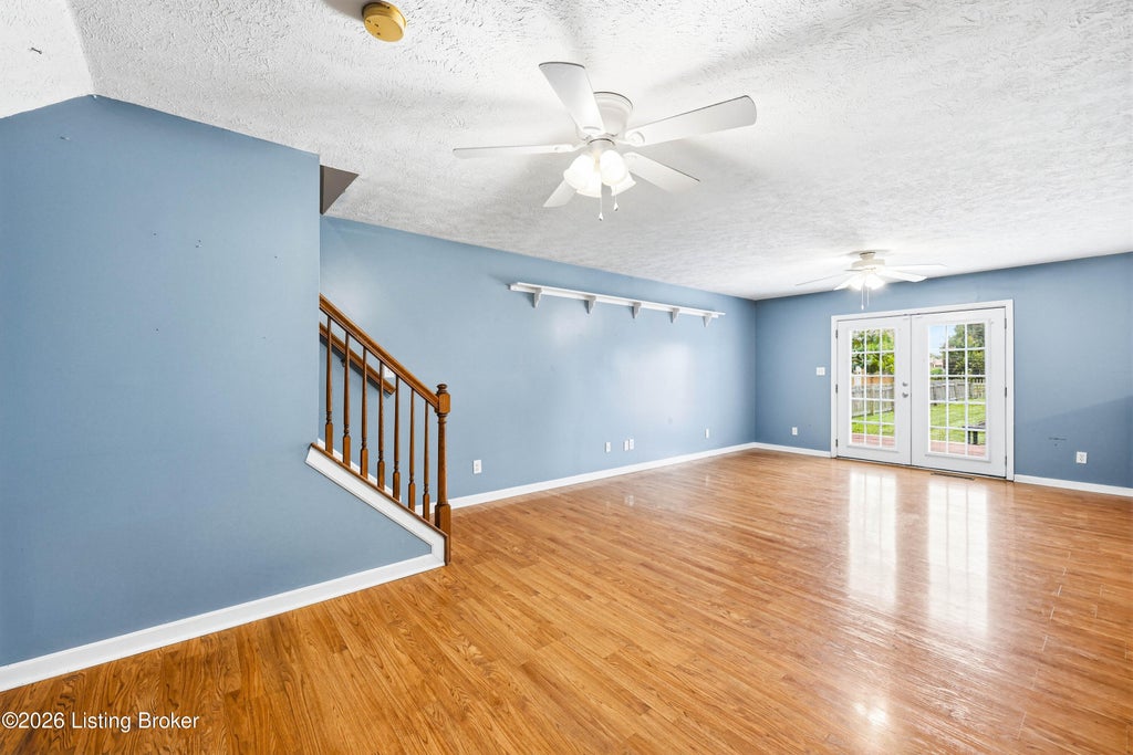 Photo of 186 Beechtree Ln, Mt Washington, KY 40047 (MLS # 1724320)