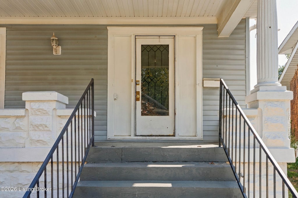 Photo of 669 S 41st St, Louisville, KY 40211 (MLS # 1730947)