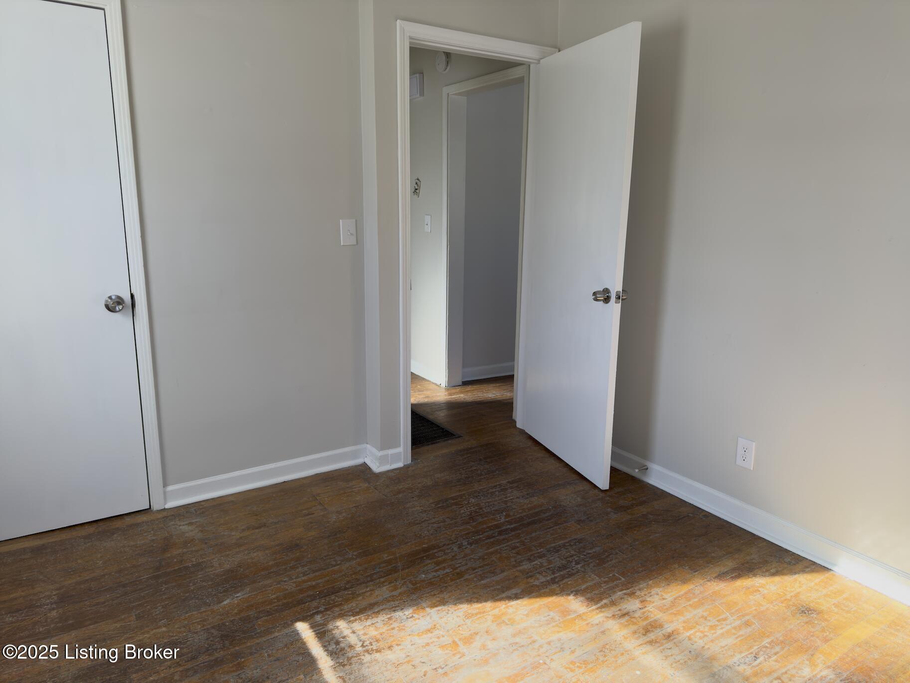 1274 Weller Ave, Louisville, Kentucky image 13