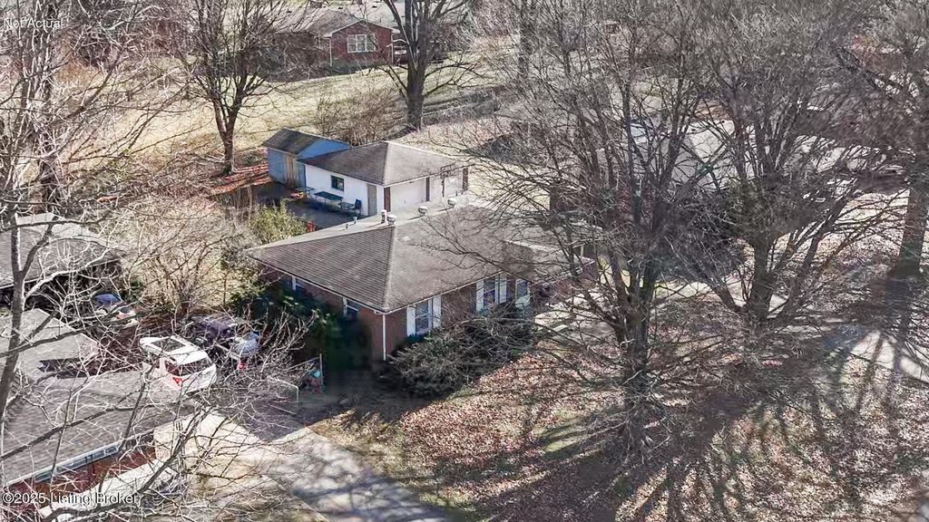 Photo of 7805 Cedar Brook Dr, Louisville, KY 40219 (MLS # 1705598)