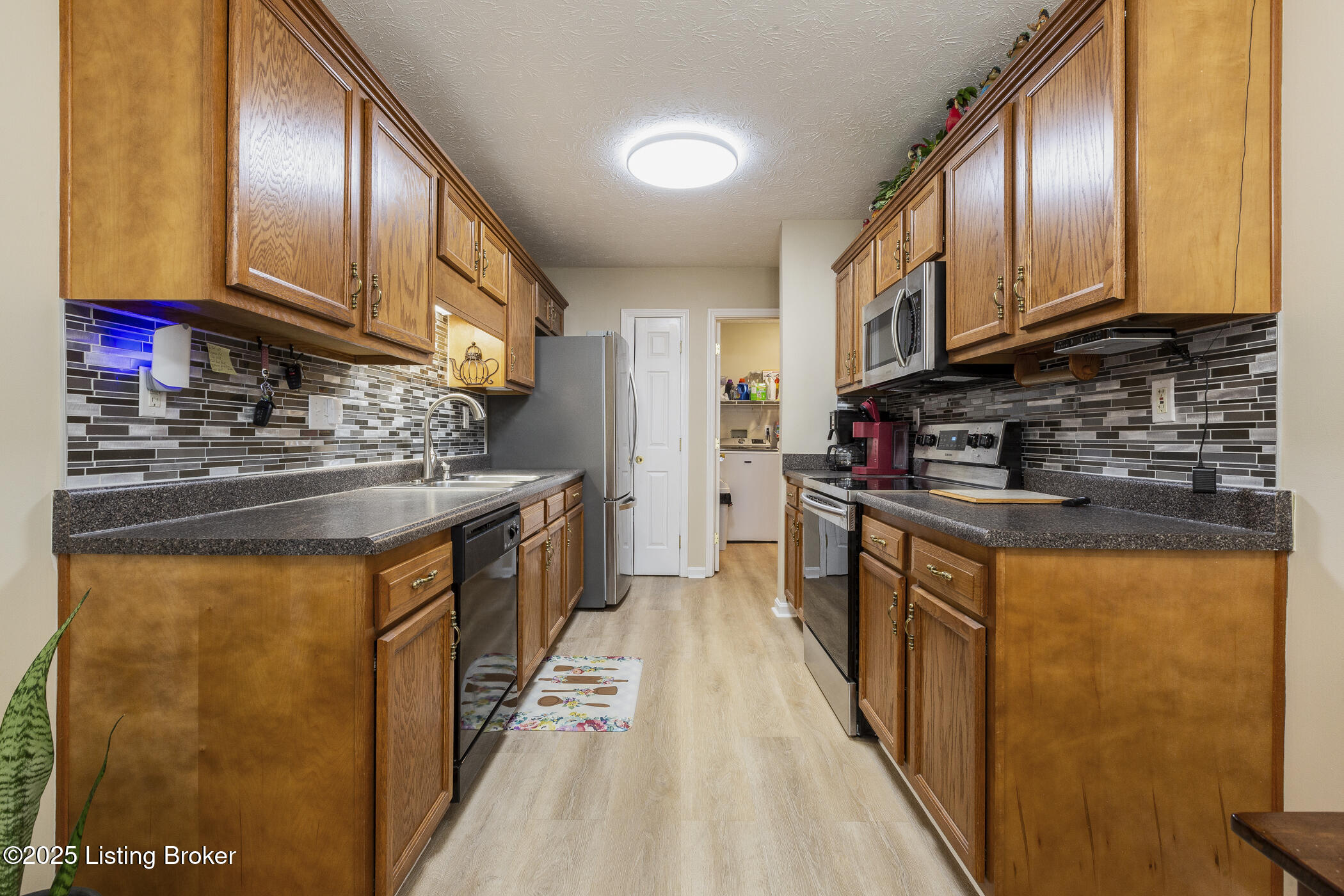 11418 Ridge Lake Dr, Louisville, Kentucky image 4