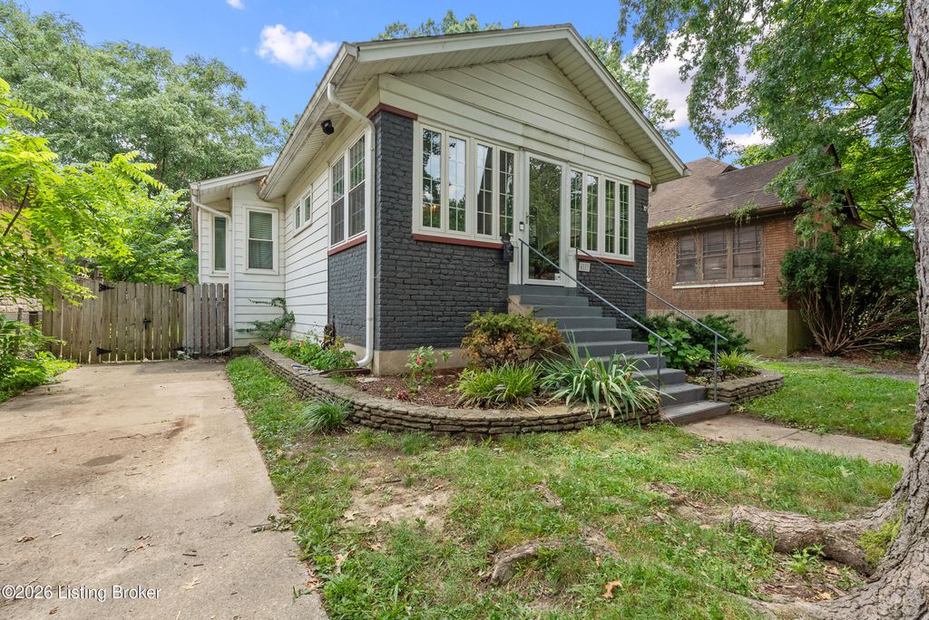 Photo of 4509 S 6th St, Louisville, KY 40214 (MLS # 1722872)