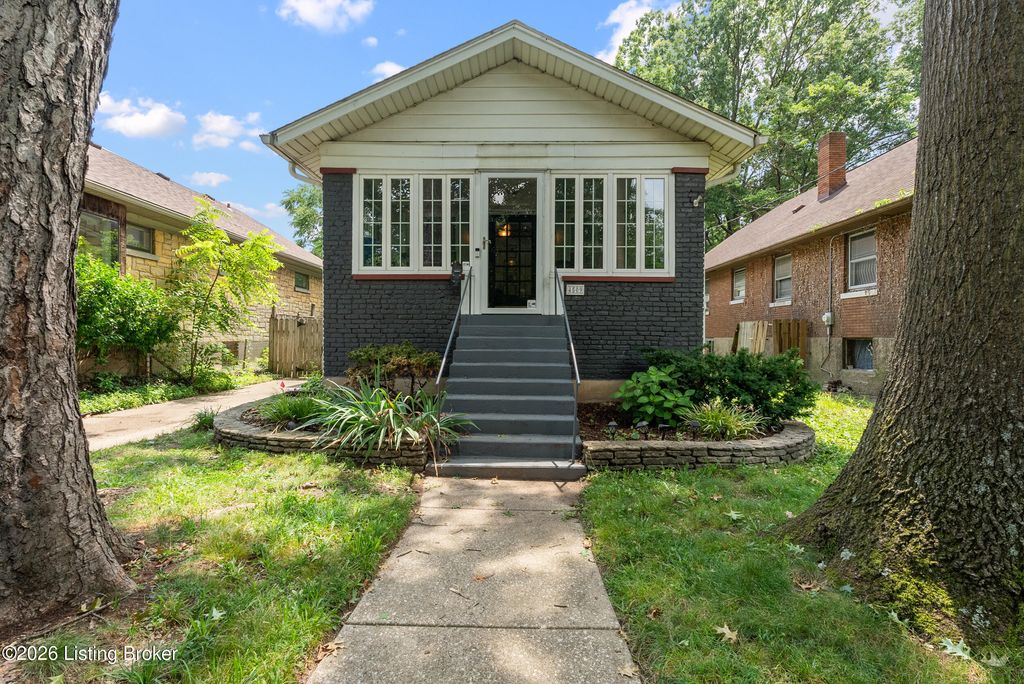 Photo of 4509 S 6th St, Louisville, KY 40214 (MLS # 1722872)
