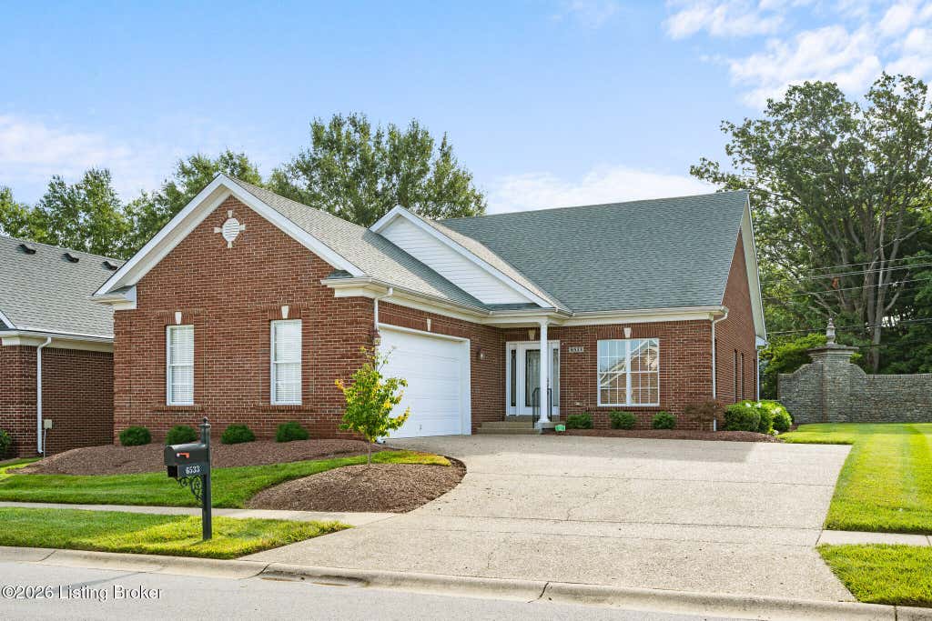 Photo of 6533 Villa Spring Dr, Louisville, KY 40291 (MLS # 1724702)