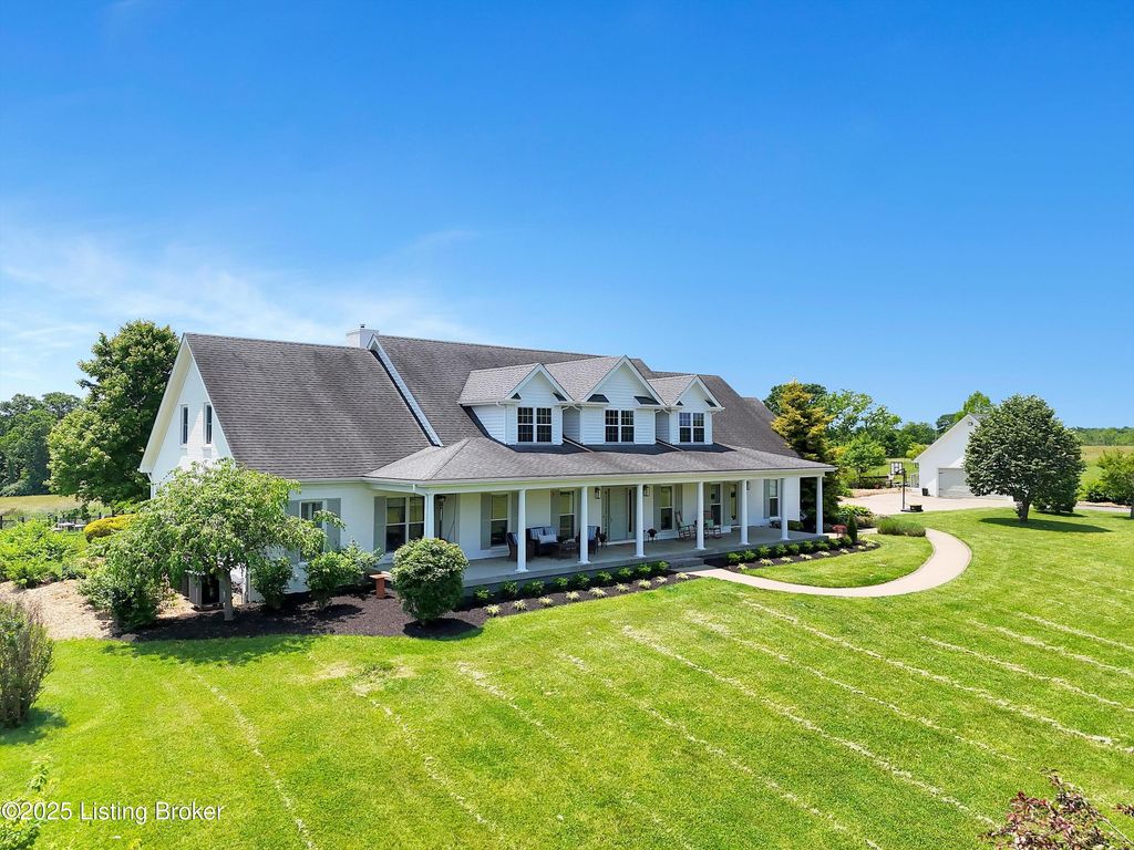 Photo of 517 Aiken Rd, Shelbyville, KY 40065 (MLS # 1691518)