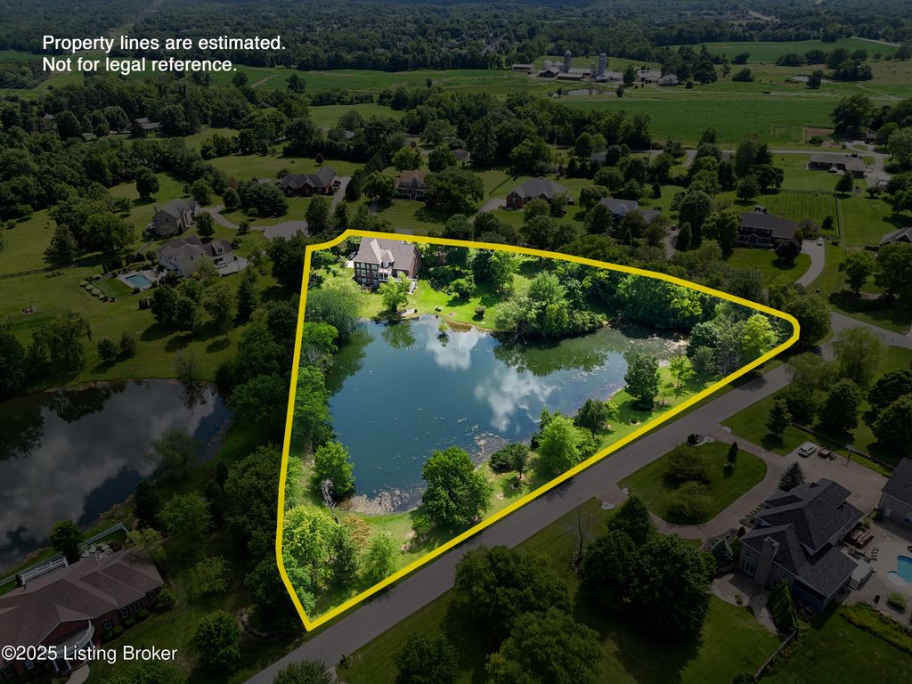 Photo of 5319 High Crest Dr, Crestwood, KY 40014 (MLS # 1691502)