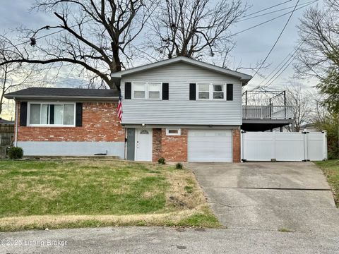 Photo of 7014 Mountain Ct, Louisville, KY 40219 (MLS # 1704104)