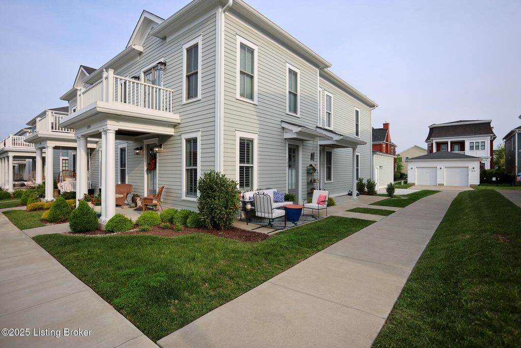 Photo of 10918 Monkshood Dr #102, Prospect, KY 40059 (MLS # 1710488)