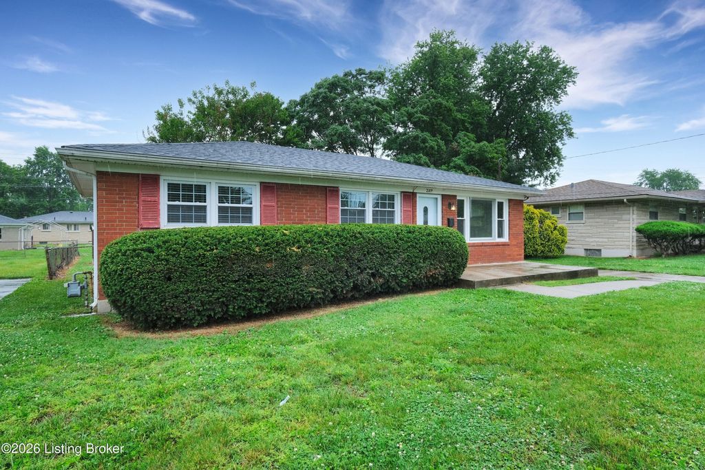 Photo of 2319 Ecton Ln, Louisville, KY 40216 (MLS # 1718269)