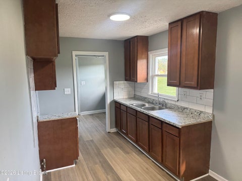 Tiny photo for 6107 Oakdale Ln, Louisville, KY 40219 (MLS # 1728964)