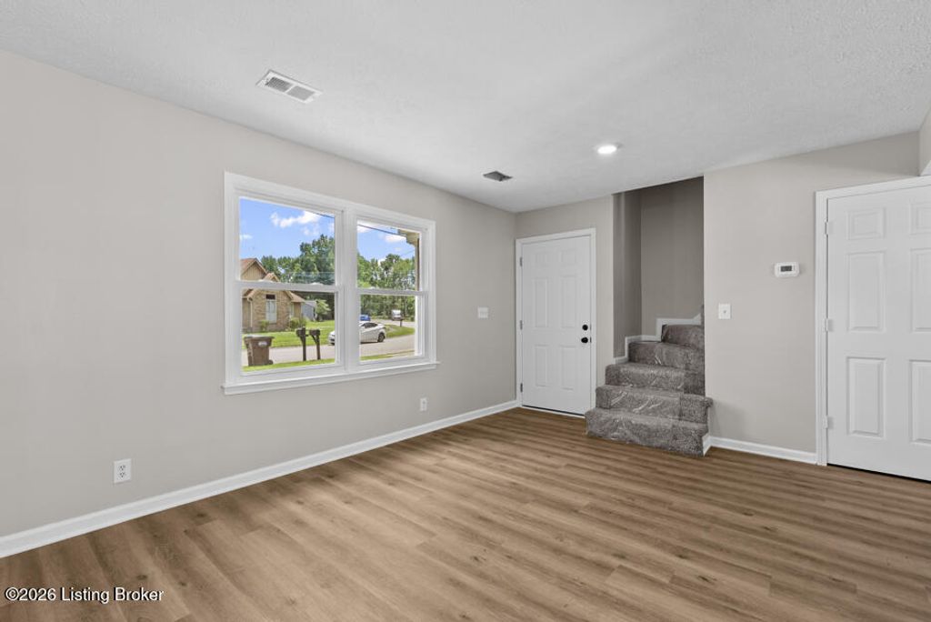Photo of 8311 Damascus Cir, Louisville, KY 40228 (MLS # 1721827)