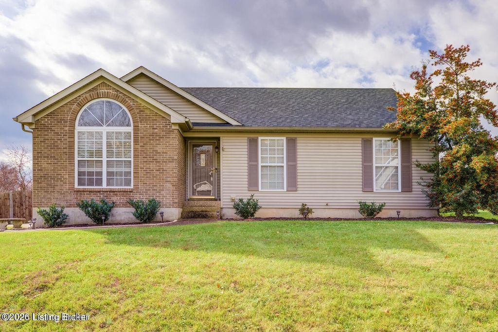Photo of 8713 Hickory Falls Ln, Pewee Valley, KY 40056 (MLS # 1722399)