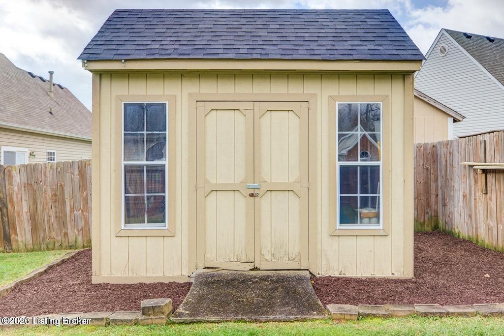 Photo of 8713 Hickory Falls Ln, Pewee Valley, KY 40056 (MLS # 1722399)