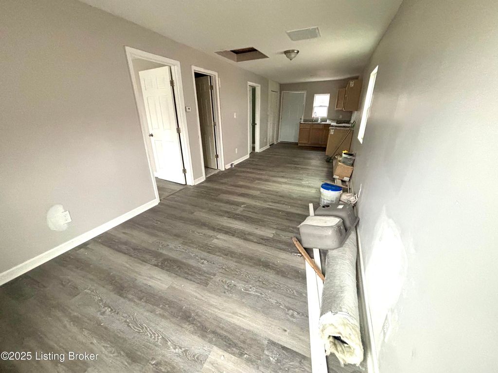 Photo of 4003 Grand Ave, Louisville, KY 40211 (MLS # 1705413)