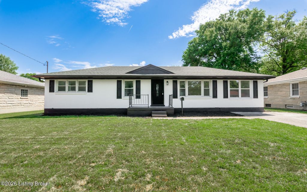 Photo of 2210 Deveron Dr, Louisville, KY 40216 (MLS # 1715302)