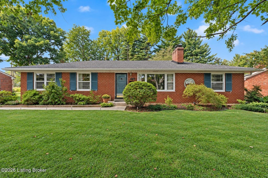 Photo of 1902 Wesley Ave, Louisville, KY 40220 (MLS # 1729483)
