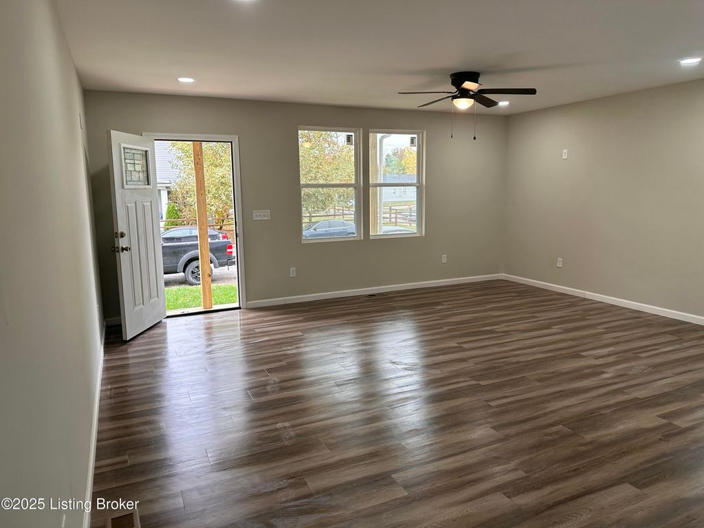 Photo of 702 M St, Louisville, KY 40208 (MLS # 1705548)